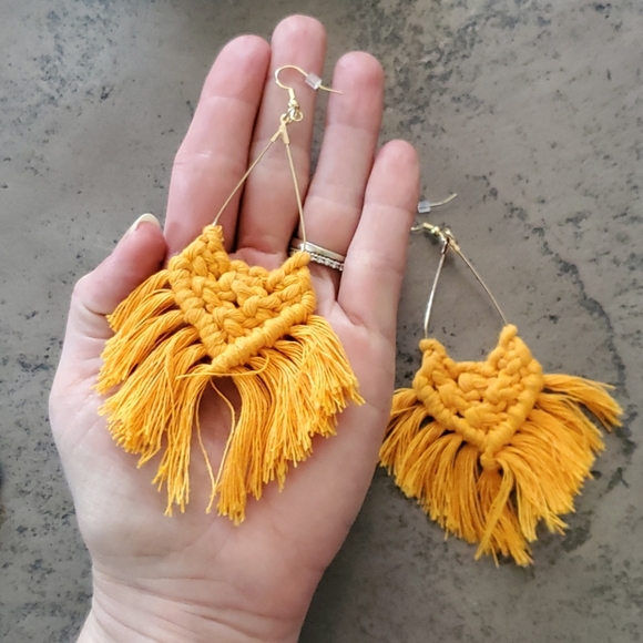 Boho Chic Dangling earrings NWT - Picture 3 of 8